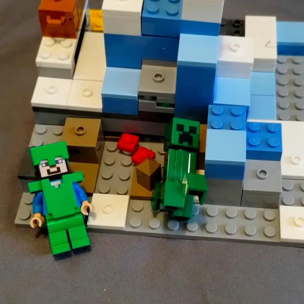 Minecraft Legos - Picture 1 of 1